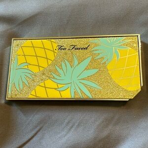 Too Faced- Sparkling Pineapple Eye Shadow Palette